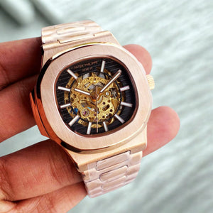 Patek Philippe Nautilus Squelette Or — Cadran noir ou champagne
